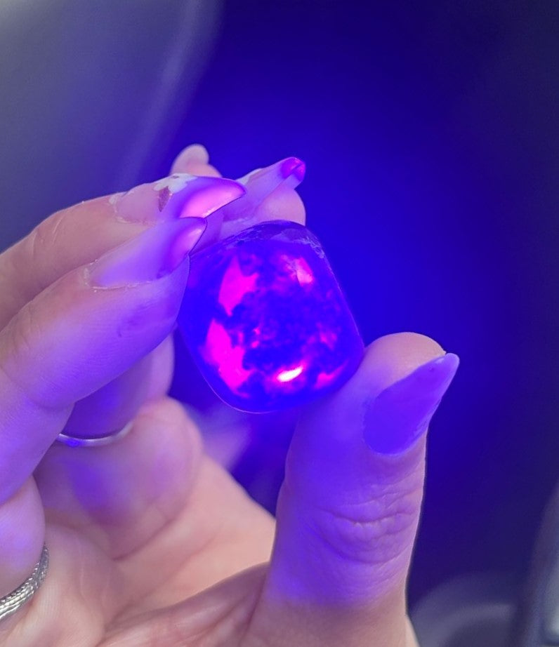 Yooperlite UV reactive